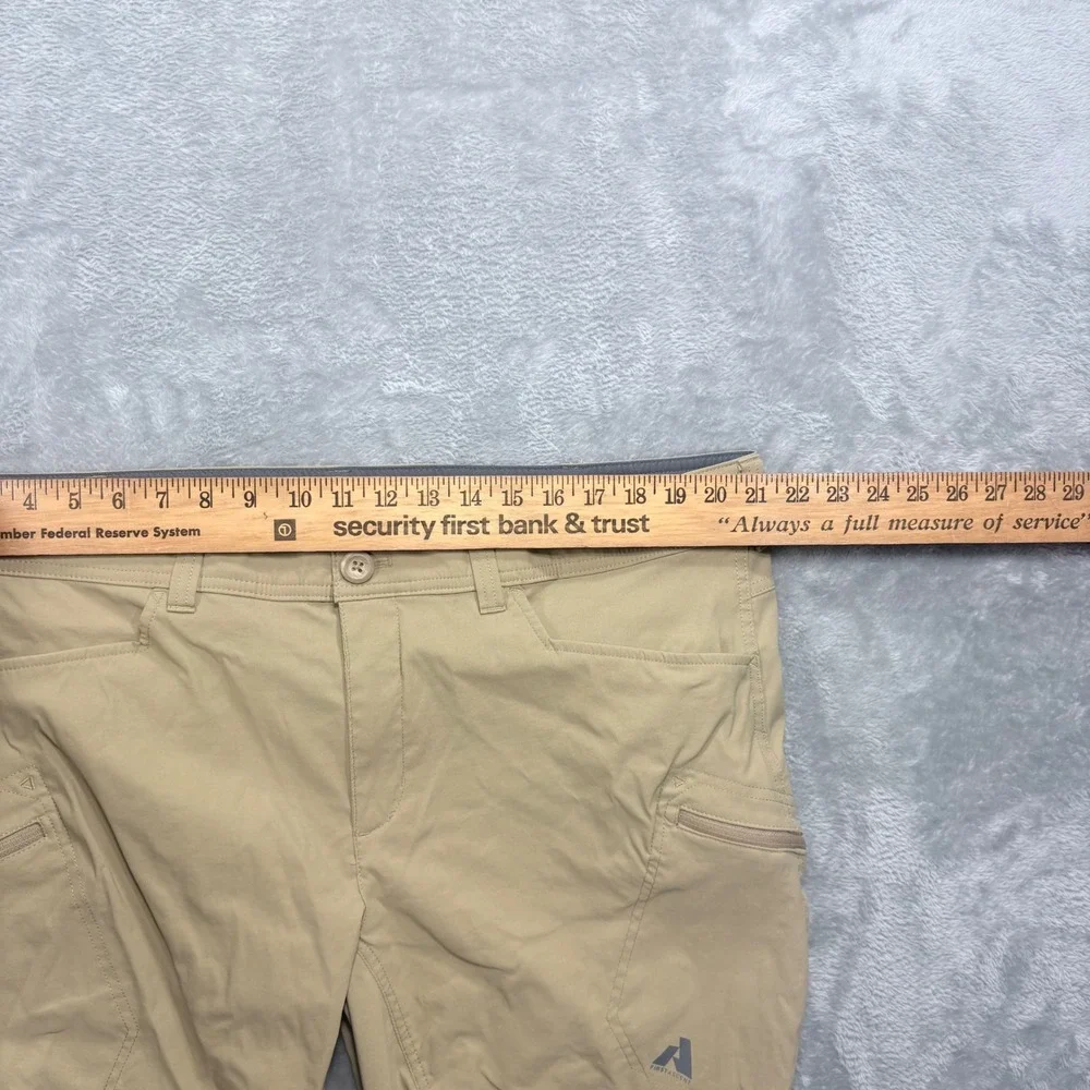 Eddie Bauer First Ascent Guide Shorts Mens 42 Tan Nylon Spandex Stretch Hiking